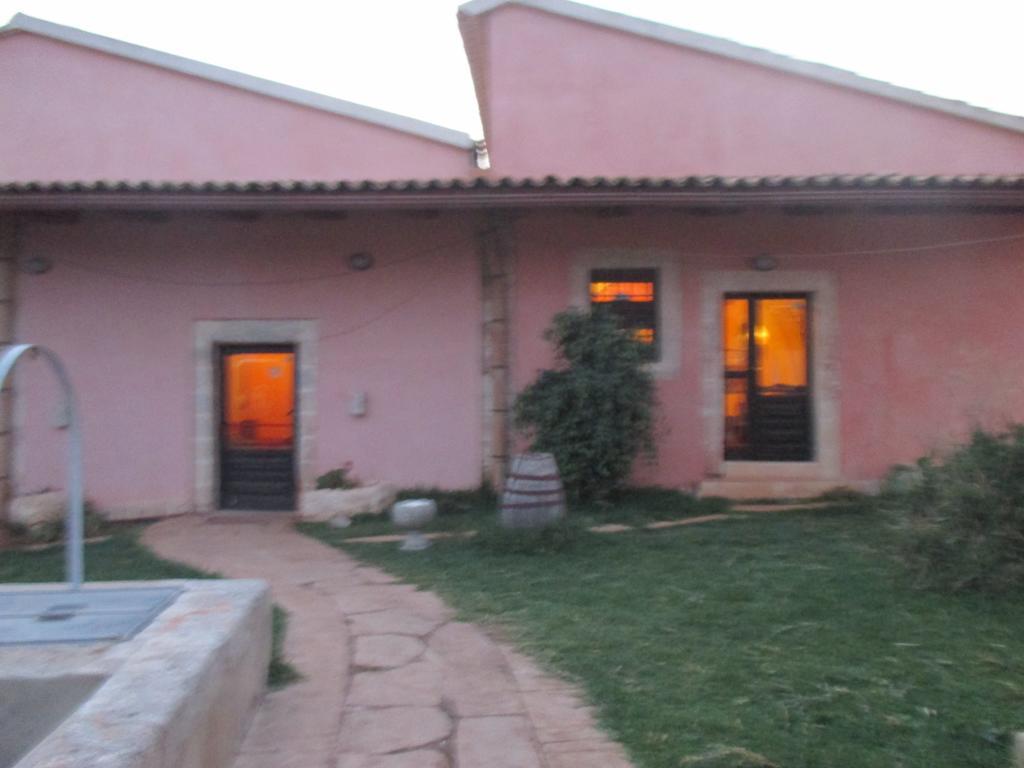 Le Mangiatoie Del Re Giordano Villa อาโวลา ภายนอก รูปภาพ