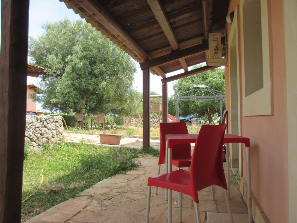 Le Mangiatoie Del Re Giordano Villa อาโวลา ภายนอก รูปภาพ