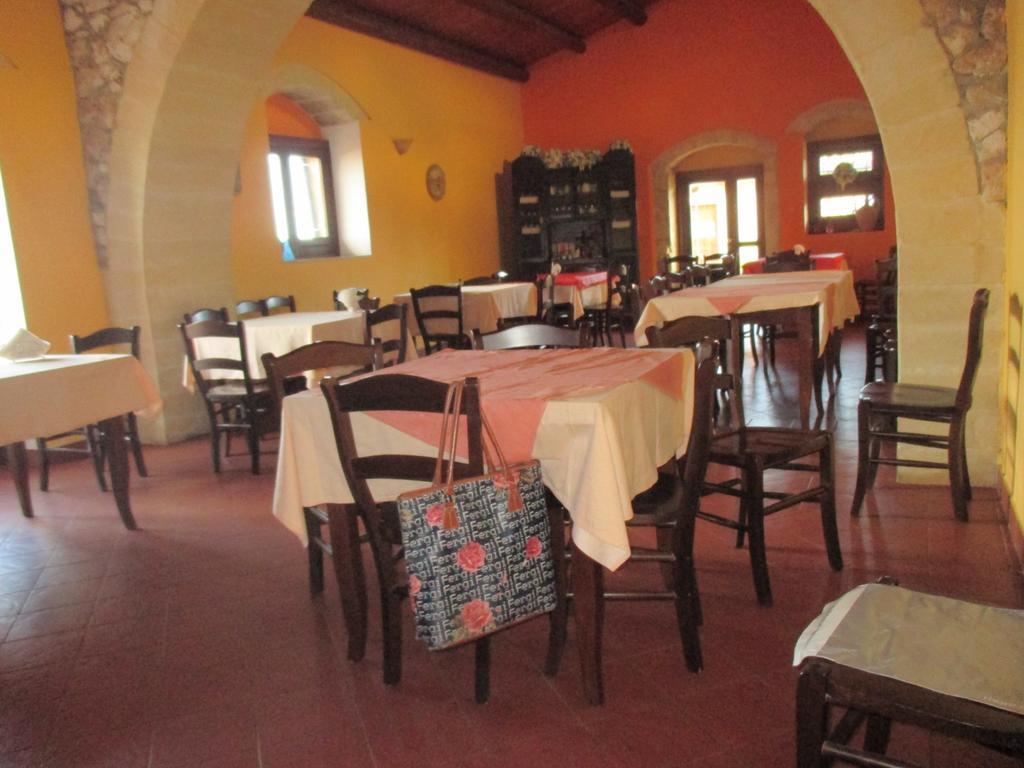 Le Mangiatoie Del Re Giordano Villa อาโวลา ภายนอก รูปภาพ